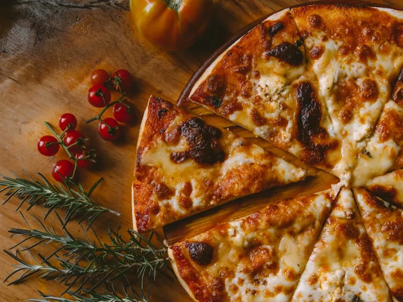 Live Pizza dining room ambiance